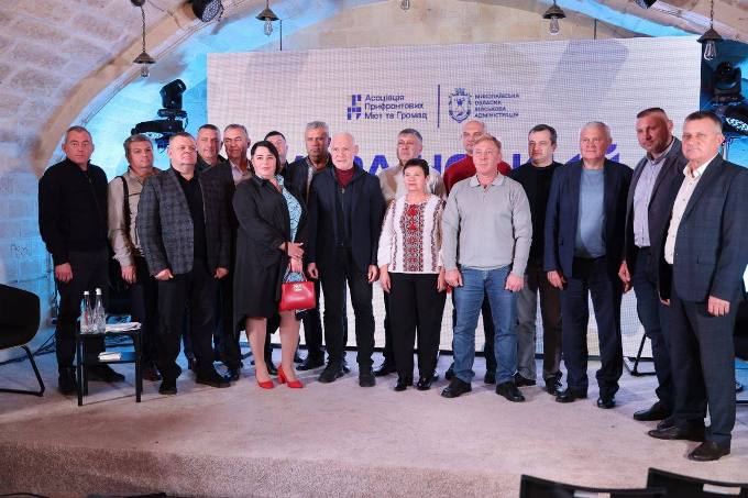 Прифронтові громади ініціюють Програму відновлення: понад 200 учасників підтримали ініціативу